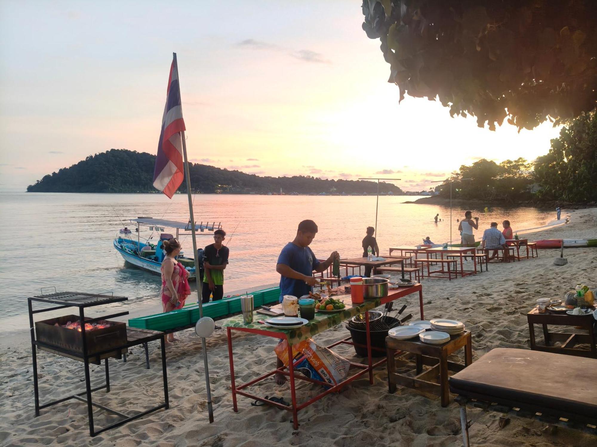 Yuyu Golden Beach Koh Chang Buitenkant foto